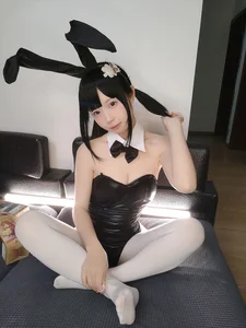 Captivating Cosplay by Shi Wan Zhen Zhi Fu Te - Black Rabbit - image 2
