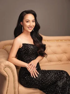 Quynh Quynh's Stunning Youthful Photos: Why Le Duong Bao Lam Jokes About Being Jealous - image 10