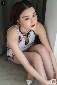 Elegant IESS Miao Jie Cheongsam Fashion Photography Collection - image 16