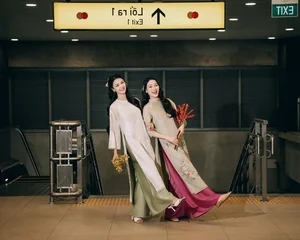 Vietnamese Beauty Queens Showcase Elegant Ao Dai Trends for Spring 2025 - image 4