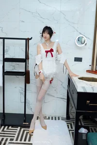The Sweet and Alluring Beauty of Yue Er Yue Er in Shanghai - image 2