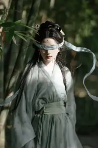 Yi Zhi Mu Yao Yao: Elegant Swordswoman in Bamboo Forest - YiTuYu Vol.8559 Art Language - image 4