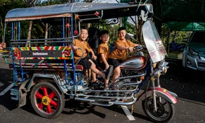 Vietnamese Family Road Trip Adventure: Driving Through Southeast Asia During Tet - image 4