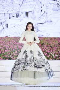 Miss Kieu Duy Transforms into an Ethereal Muse for Designer Nguyen Minh Cong - image 10