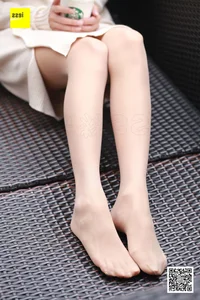 Urban Elegance: Wan Ping in Nude Stockings - IESS SiXiangJia 151 Street Style - image 22