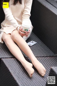 Urban Elegance: Wan Ping in Nude Stockings - IESS SiXiangJia 151 Street Style - image 18