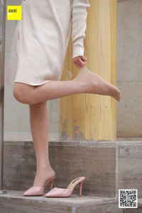 Urban Elegance: Wan Ping in Nude Stockings - IESS SiXiangJia 151 Street Style - image 48