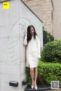 Urban Elegance: Wan Ping in Nude Stockings - IESS SiXiangJia 151 Street Style - image 17