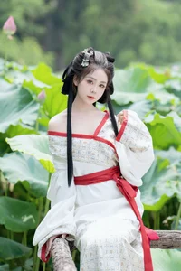 YiTuYu Art Language Vol.7679: Stunning Portraiture Featuring Pao Fu Xiao Fang - image 12