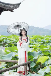 YiTuYu Art Language Vol.7679: Stunning Portraiture Featuring Pao Fu Xiao Fang - image 28