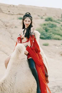 YiTuYu Art Language Vol.7788 Featuring Model Xiao Bei - image 2