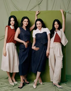 The Timeless Elegance of Christy Chung and Her Three Beautiful Daughters - image 9