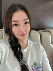 The Evolution of Vietnamese Beauty Icons: Addressing Plastic Surgery Rumors and Timeless Elegance in the Spotlight - image 8