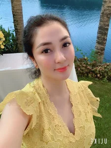 The Evolution of Vietnamese Beauty Icons: Addressing Plastic Surgery Rumors and Timeless Elegance in the Spotlight - image 6
