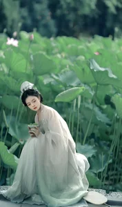 Aesthetic Mastery: YiTuYu Art Language Vol.7490 Featuring Sui Sui Ru Yi - image 2
