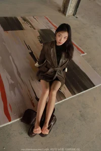 IESS Model Spotlight: Xiao Jiu in SXJ No.1944 - Urban Fashion and Elegance - image 5