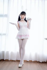 Elegant Soft Girl Aesthetic Photography: Shi Wan Zhen Zhi Fu Te in White Peach Oolong Milk Tea Inspired Fashion Look (Part 01) - image 7