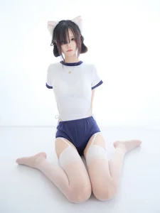 Stunning Wu Geng Bai Gui Gym Uniform Cosplay: Adorable Cat Ear Aesthetic and Sporty Anime Look for Your Next Inspiration - image 8