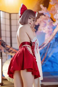 Ethereal Miko Aesthetics: A Mystical Journey Through Tradition and Modern Fantasy Art - image 2