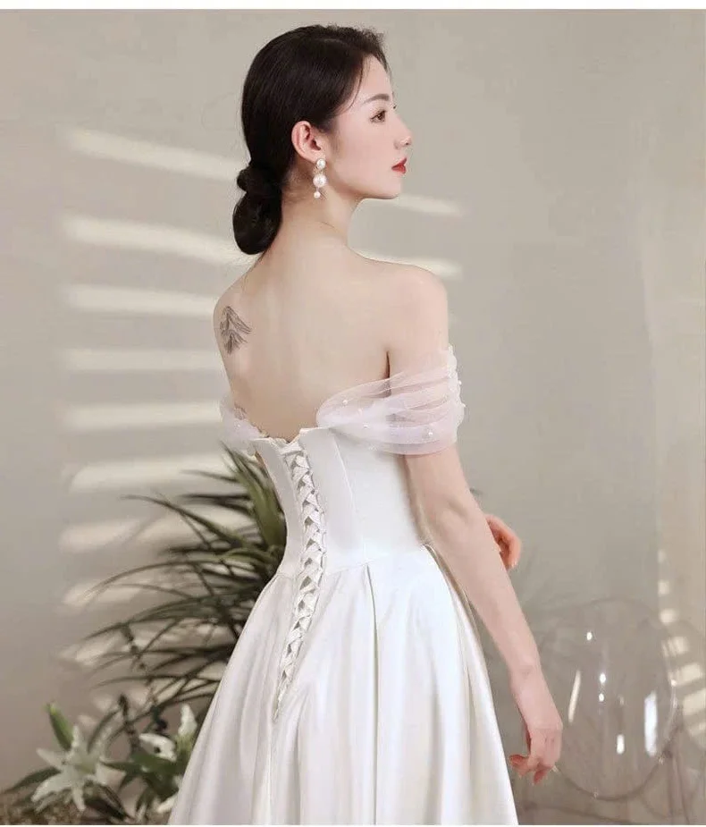 Modern Minimalist Wedding Dress Trends for the New Generation of Brides