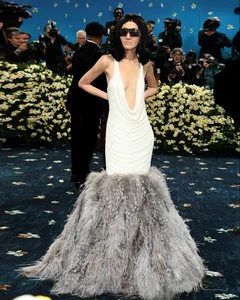 Modern Minimalist Wedding Dress Trends for the New Generation of Brides - image 1