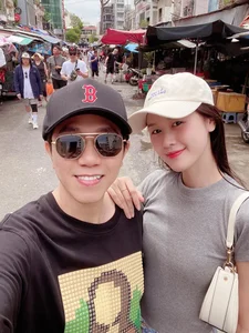 Anh Đức and Quỳnh Anh: A Look at the Elegant Couple Fashion of Vietnam’s Favorite Duo - image 7