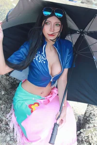 Captivating Nico Robin Cosplay by lMusicl: A Sun-Drenched Seaside Adventure - image 6