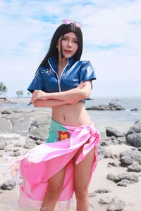 Captivating Nico Robin Cosplay by lMusicl: A Sun-Drenched Seaside Adventure - image 3