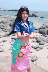 Captivating Nico Robin Cosplay by lMusicl: A Sun-Drenched Seaside Adventure - image 10