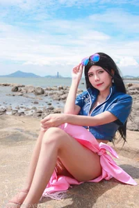Captivating Nico Robin Cosplay by lMusicl: A Sun-Drenched Seaside Adventure - image 0