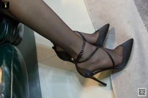 Sophisticated Style: Model Jiu Mei Showcases Elegant Black Strappy Heels in Exclusive IESS Collection - image 34