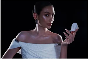 Võ Hoàng Yến High-Fashion Editorial: Iconic Supermodel Style and Glamorous Trendy Beauty Inspiration for Modern Fashion Enthusiasts - image 0