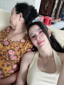 Miss World Ambassador Phan Thi Mo Shares Personal Life and Family Marriage Pressures - image 1
