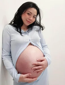 Hanoi's 'Unique Name' Hot Girl Shows Off Stunning Baby Bump in Final Pregnancy Stages - image 5
