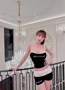 Phuong Bora’s Captivating Bikini Style: How the Hanoi Influencer Masters the Art of Travel and Fitness - image 4