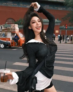 The Designer as the Muse: Chinese Fashion Visionary Showcases Model-Worthy Physique - image 3