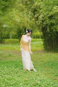 Traditional Grace: Mianmian as a Dai Ethnic Girl in YITUYU Art Language - image 2