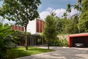Mriya House in Thrissur: A 2-Story Villa Designed Around Existing Nature - image 4