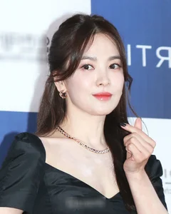Song Hye Kyo’s Timeless Beauty Secrets: The 2-2-2 Skincare Routine for a Youthful Glow at 40 - image 7