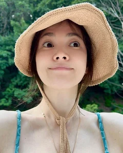 Song Hye Kyo’s Timeless Beauty Secrets: The 2-2-2 Skincare Routine for a Youthful Glow at 40 - image 4