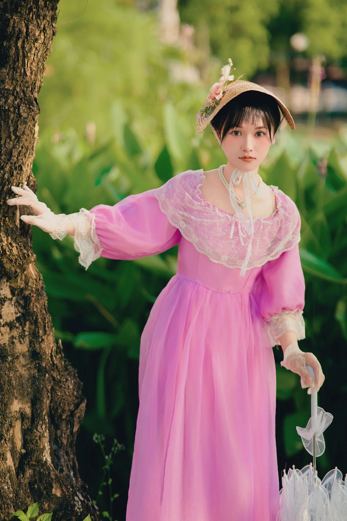 YiTuYu Art Language Vol.7402: The Versatile Beauty of Xiao Xiao Yu