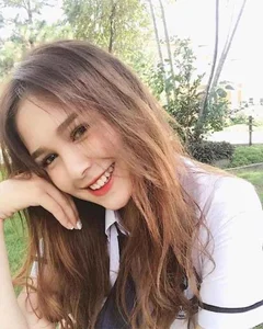 The Radiant Beauty of Xoài Non: A Look at Her Style Before Recent Marriage Rumors - image 2