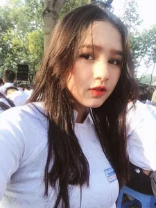 The Radiant Beauty of Xoài Non: A Look at Her Style Before Recent Marriage Rumors - image 6