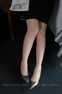 IESS Classic Black Hip-Hugging Skirt Professional Fashion Gallery - image 22