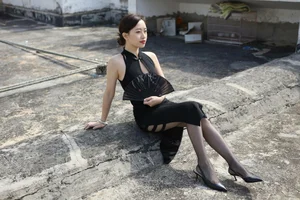 Stunning Rooftop Qipao and Stockings Photography Collection by IESS Lemon Peel - image 15