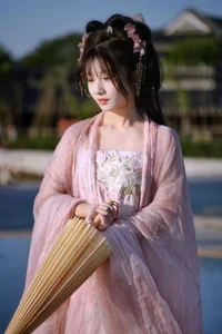 YiTuYu Art Language Vol.6775: Xiao Qi Featured in an Elegant and Artistic Fashion Portrait Series - image 15