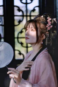YiTuYu Art Language Vol.6775: Xiao Qi Featured in an Elegant and Artistic Fashion Portrait Series - image 1