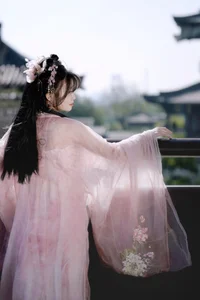YiTuYu Art Language Vol.6775: Xiao Qi Featured in an Elegant and Artistic Fashion Portrait Series - image 5