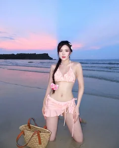 The Natural Beauty of Phuong Oanh: Miss World Vietnam’s Everyday Charm - image 2