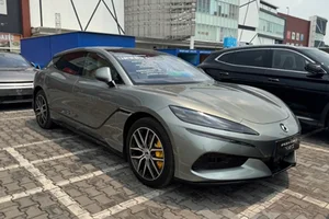 BYD Denza Z9GT Spotted in Vietnam: A New Era for Electric Luxury Supercars - image 5